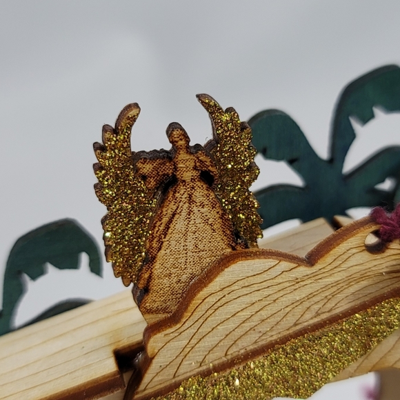 Ginger Cottages Nativity Scene - Picture 14 of 16